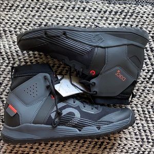 Brand new 5.10 Adidas Trailcross Mid Pro
